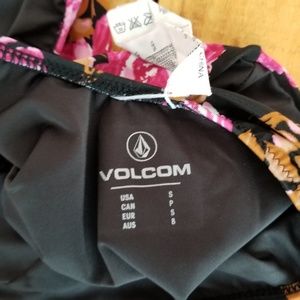 Volcom Swim - volcom • one piece kini Volcom Swim - volcom • one piece kini